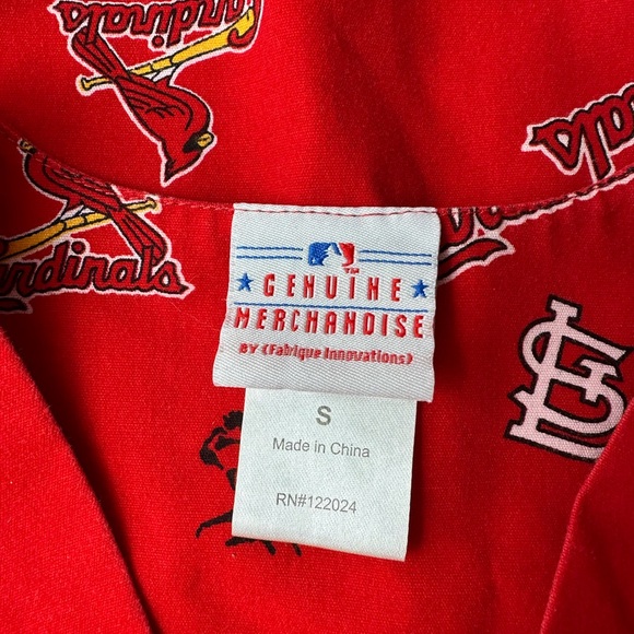 MLB St. Louis Cardinals Baseball Red Scrubs Top | Size Small - Picture 8 of 11